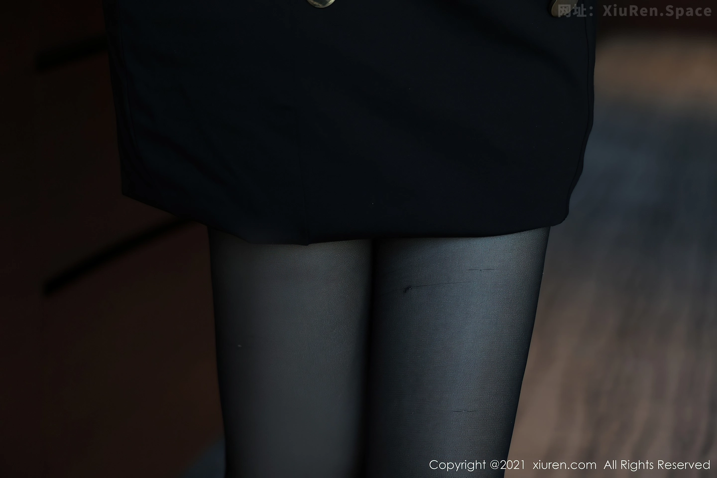 图片[3]-[XiuRen秀人网]VOL.4291 模特月音瞳白衬衫黑短裙秘书OL主题私房半脱秀丰满身材诱惑写真99P-秀人网官方网站